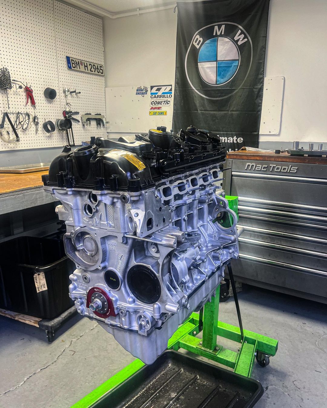 bmw race car engine 